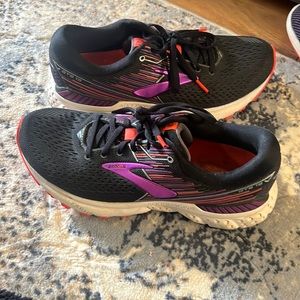 Brooks Adrenaline 19